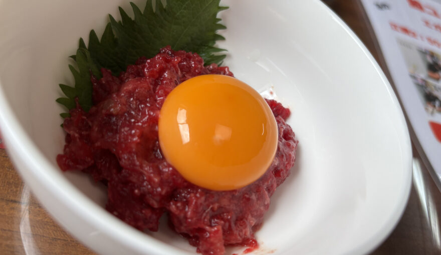蟹屋「鯨ユッケ」を取材しました！【PR アンバサダー：月崎ムーン】
